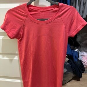 Lululemon hot pink swiftly